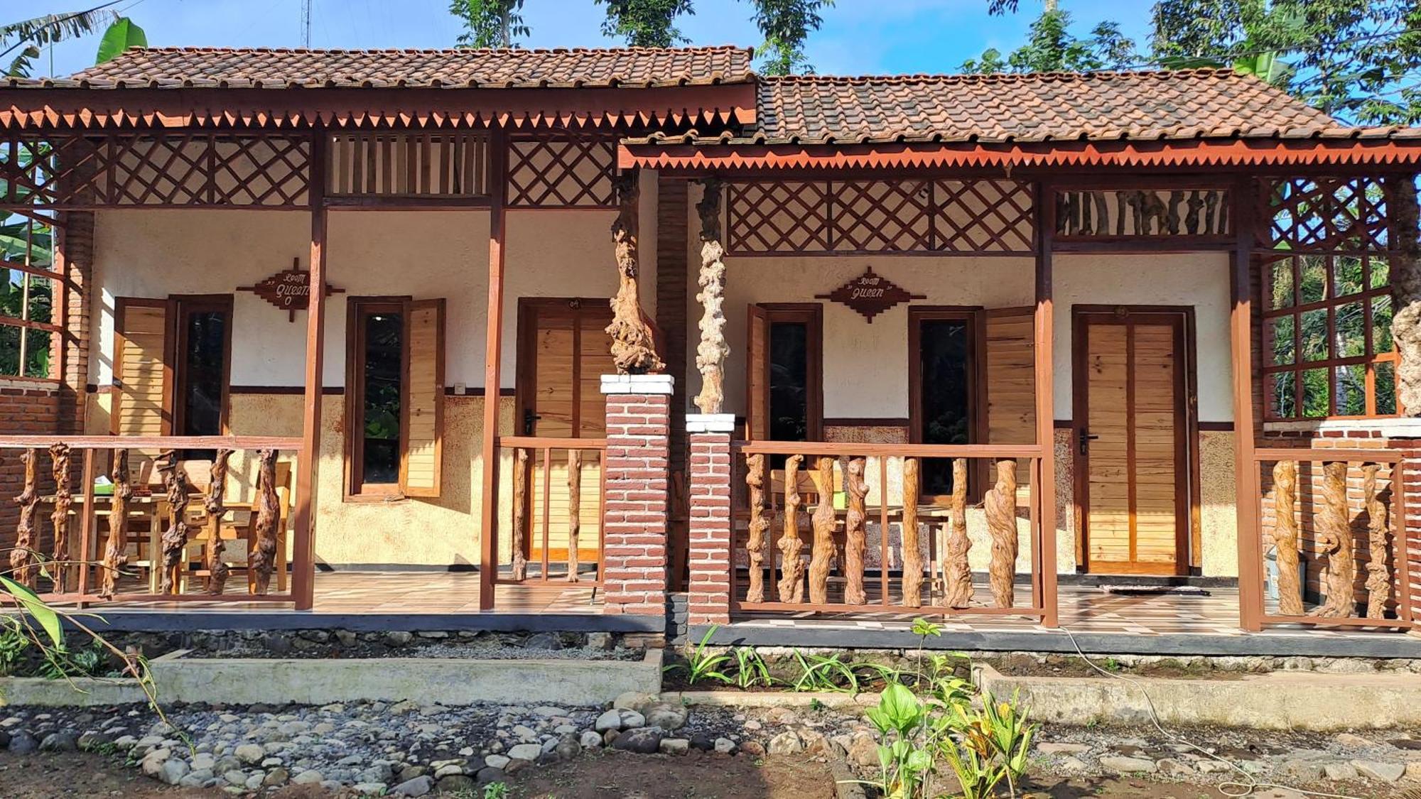 Berliant Homestay Jambu  Buitenkant foto